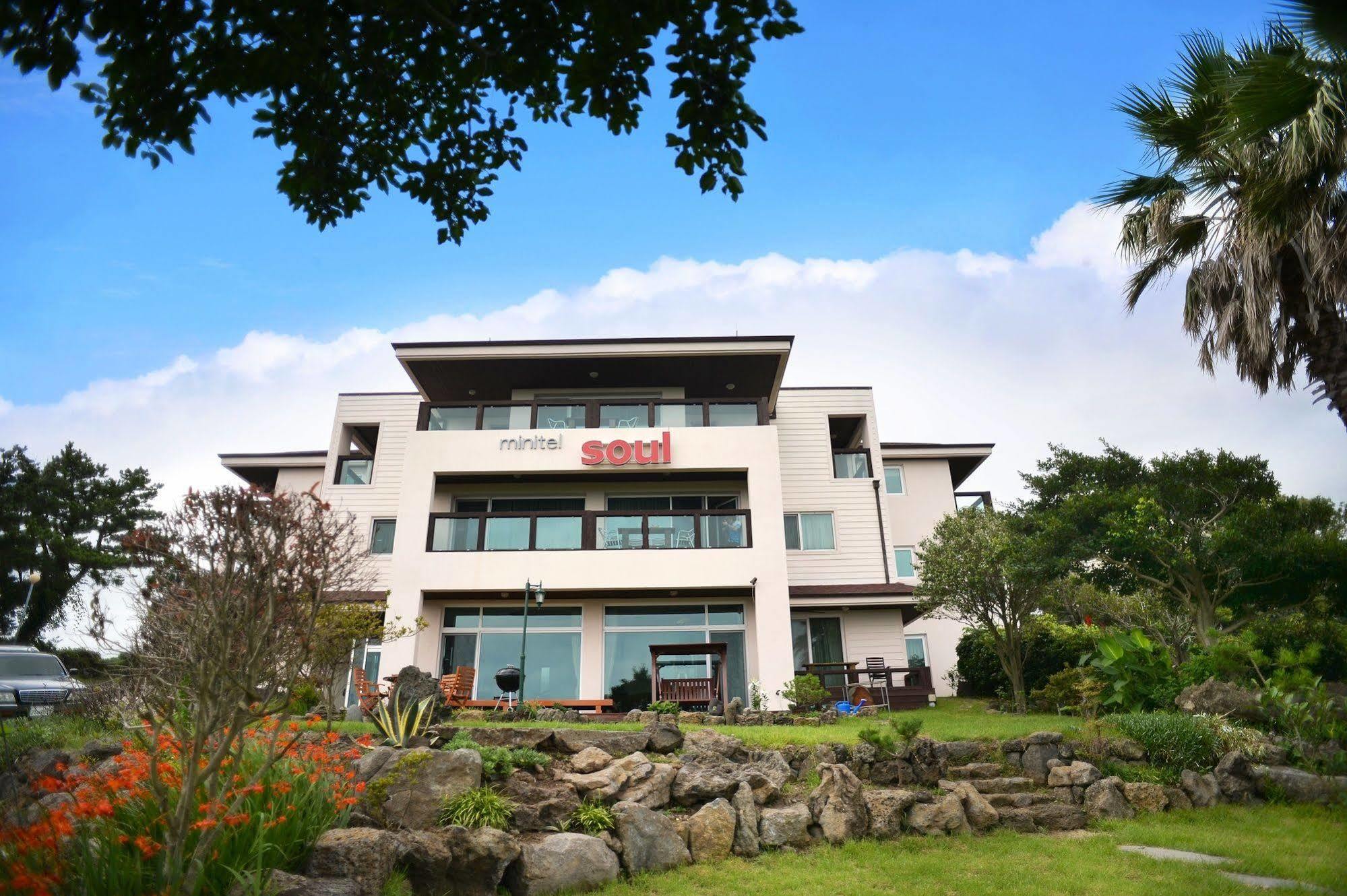 Minitel Soul Hotel Seogwipo-stad Buitenkant foto